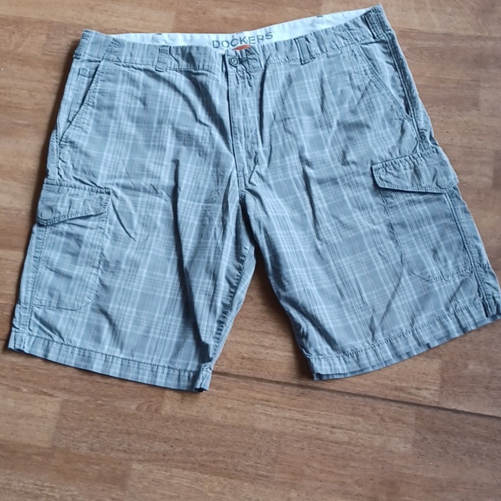 Dockers mens cargo shorts size 38